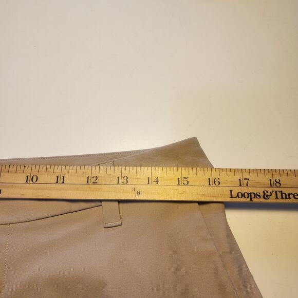 Lululemon Commission Classic Shorts Mens 31 Chino Golf Gym Athleisure casual - Picture 4 of 8